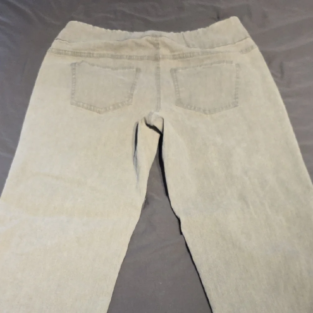Ruby Rd. Women's Straight Leg Pants in Light Gray